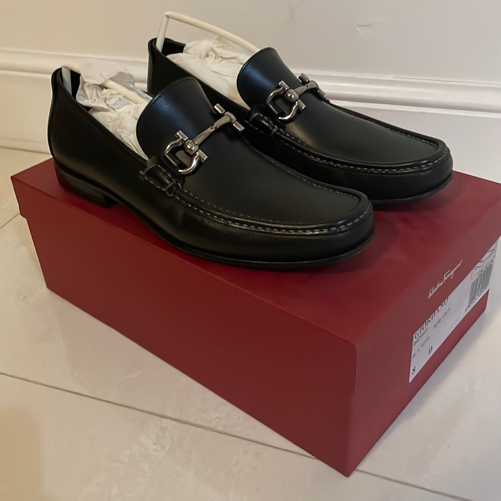 Ferragamo Giordano shoes like new
